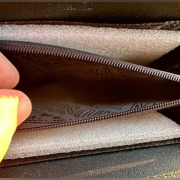 LOVE MOSCHINO!❤️Zip Around/ Black Faux Leather/Wallet w/gold hearts/studs - Picture 9 of 16